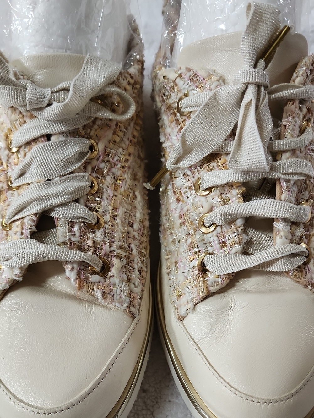 Ron White Women's Cream Sparkle Tweed Sneakers Size 9 Preowned
